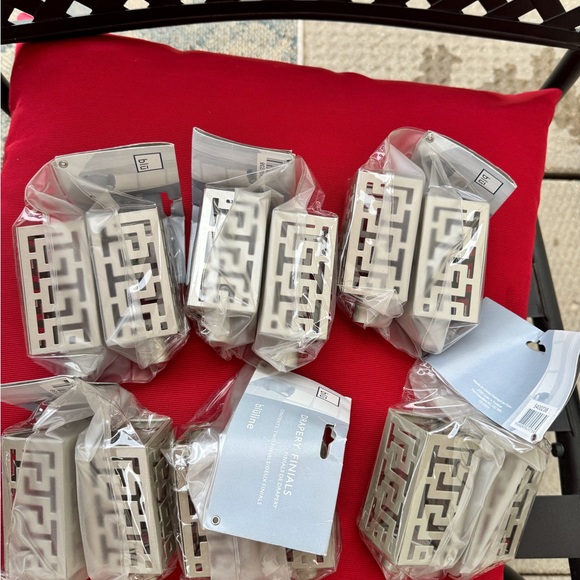 Drapery Rod Finials and Brackets - Picture 2 of 11